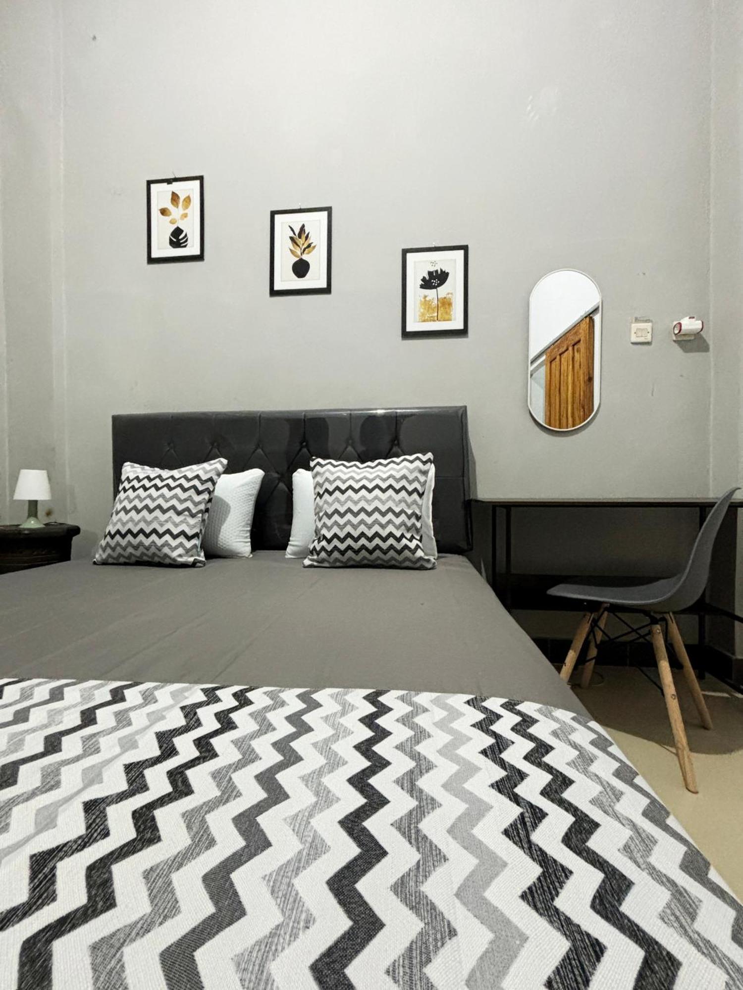 Jogja Day Inn Yogyakarta Eksteriør bilde