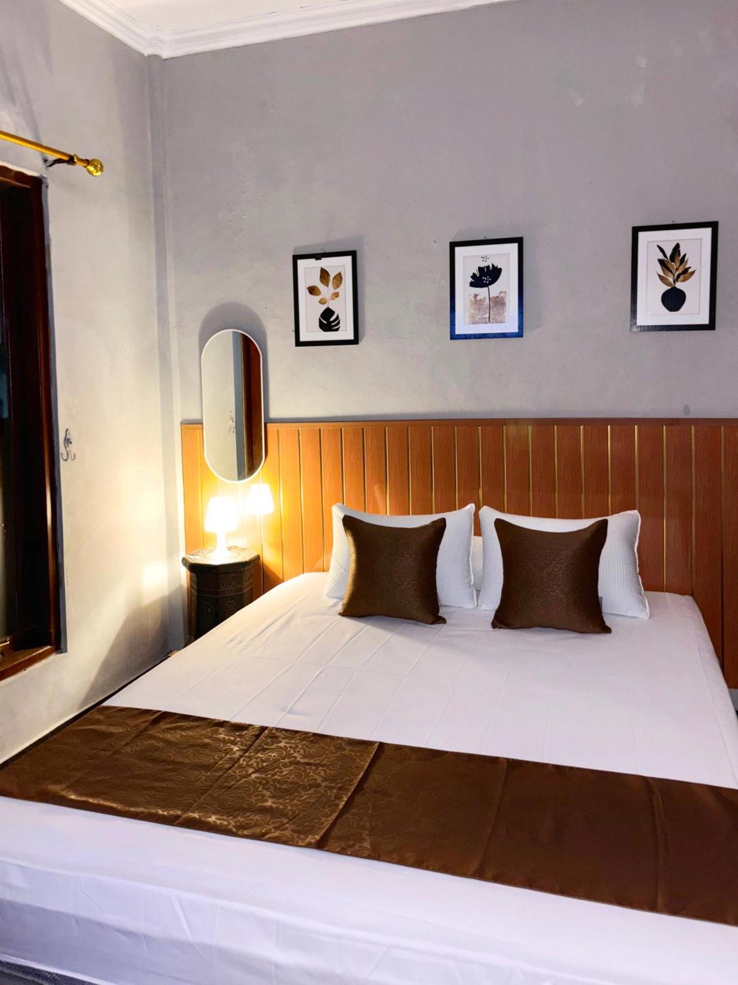 Jogja Day Inn Yogyakarta Eksteriør bilde