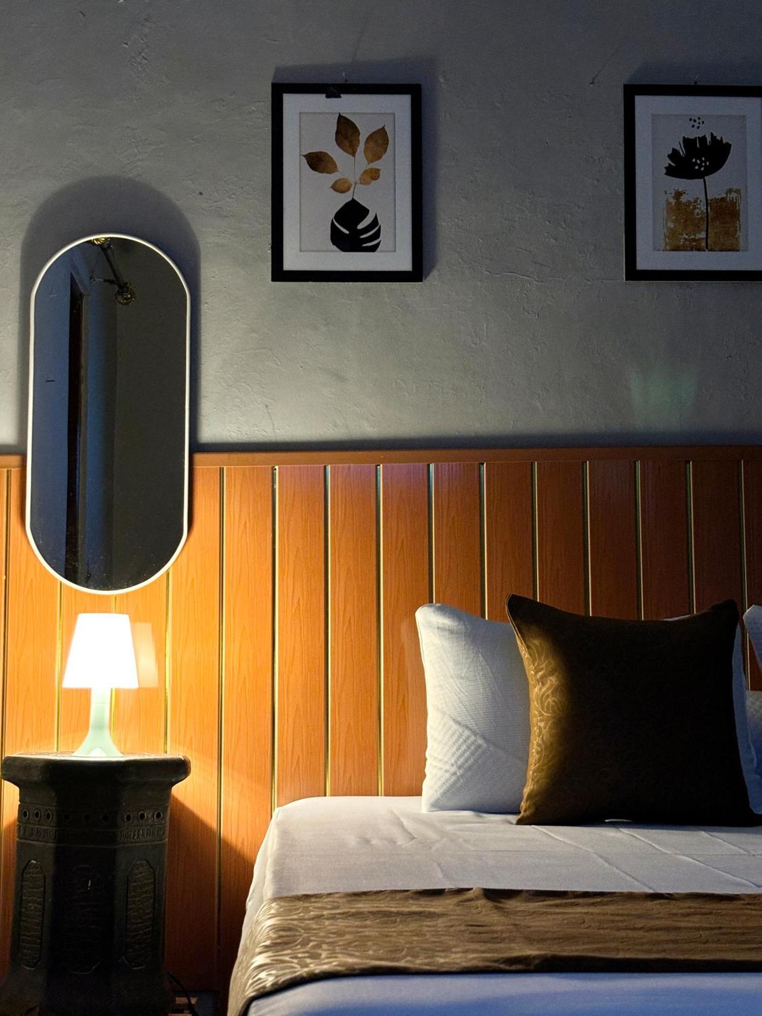 Jogja Day Inn Yogyakarta Eksteriør bilde