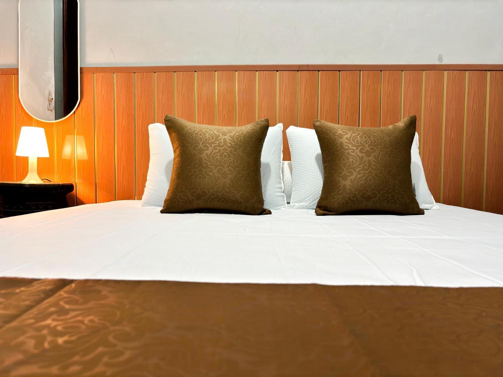 Jogja Day Inn Yogyakarta Eksteriør bilde