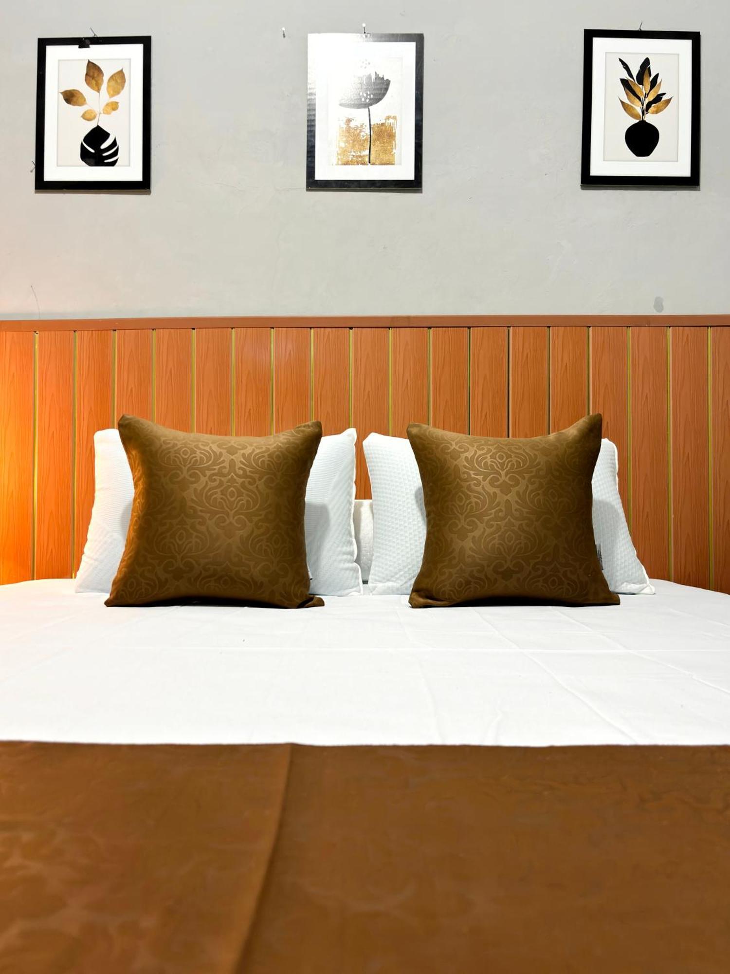 Jogja Day Inn Yogyakarta Eksteriør bilde