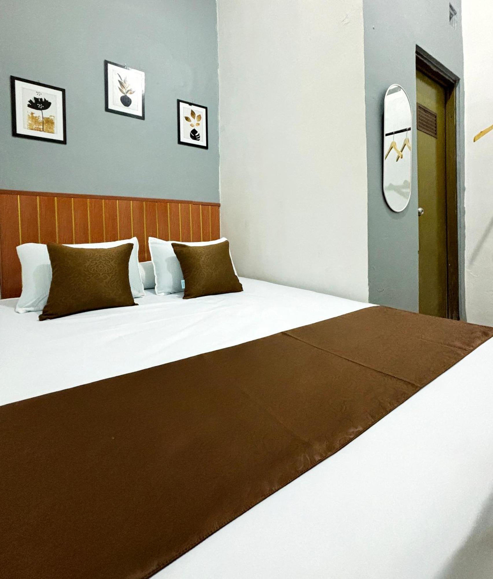 Jogja Day Inn Yogyakarta Eksteriør bilde