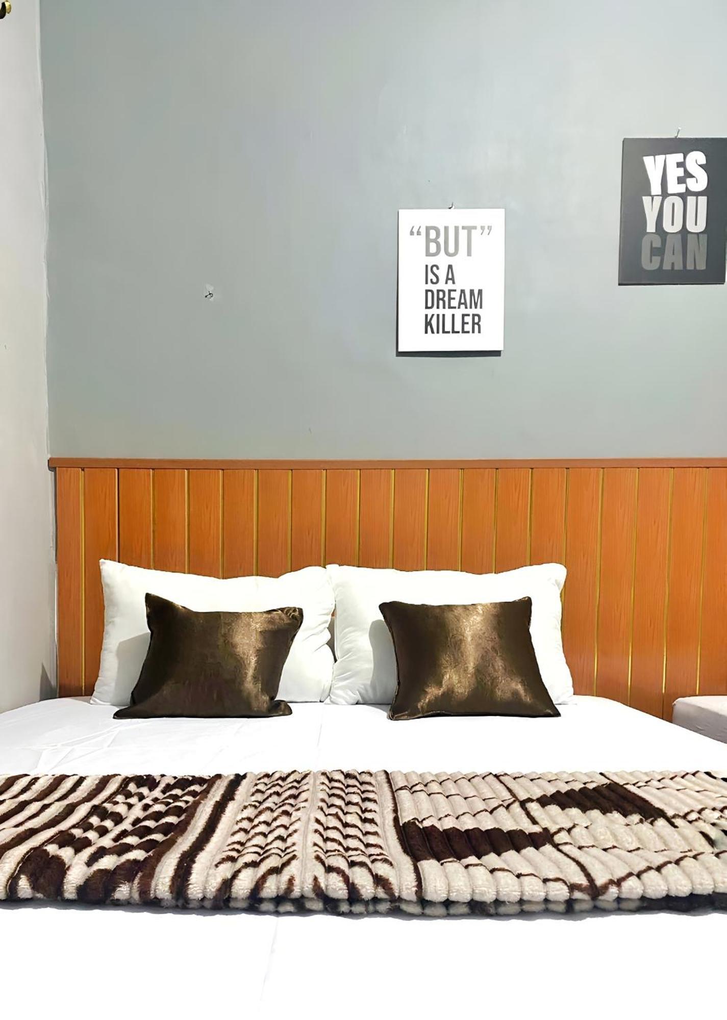 Jogja Day Inn Yogyakarta Eksteriør bilde