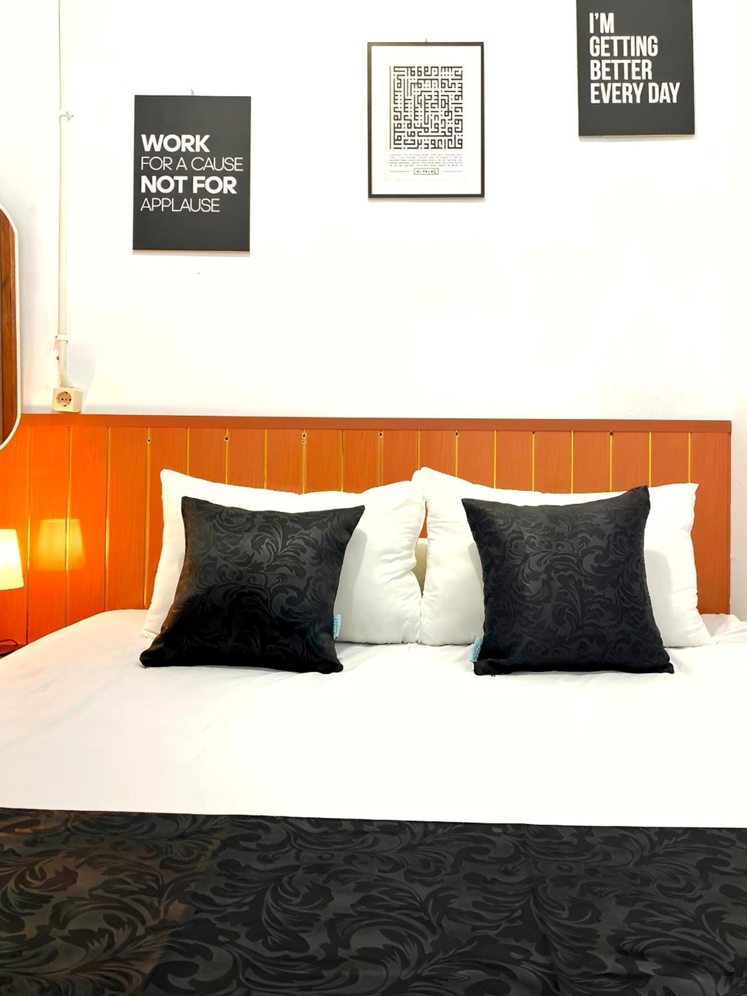 Jogja Day Inn Yogyakarta Eksteriør bilde