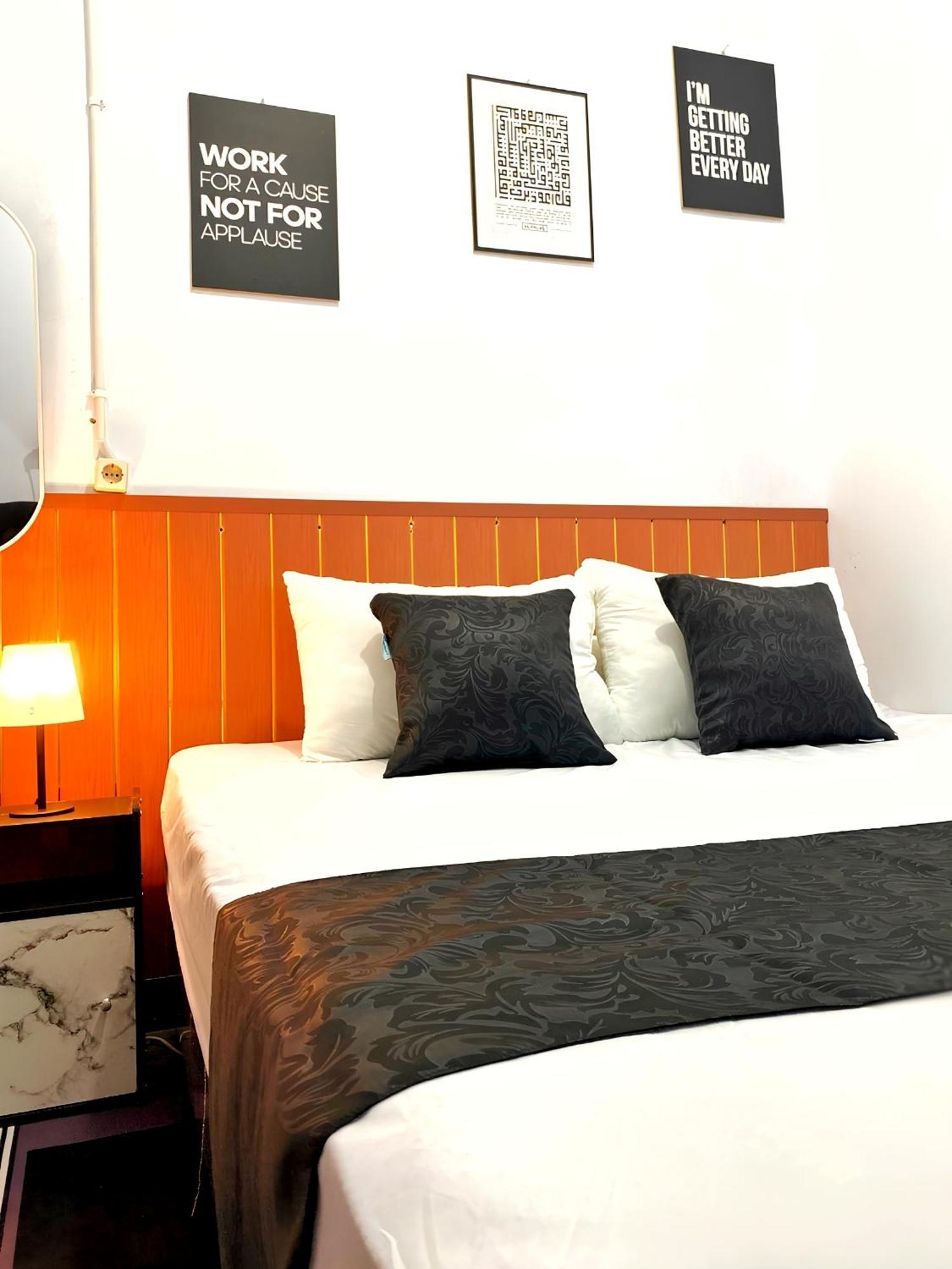 Jogja Day Inn Yogyakarta Eksteriør bilde