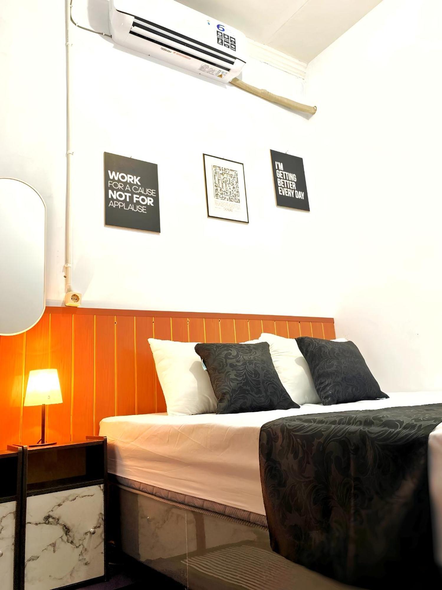 Jogja Day Inn Yogyakarta Eksteriør bilde